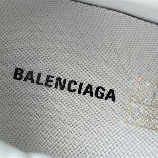 Balenciaga Runner Sneaker  - DesignerGu