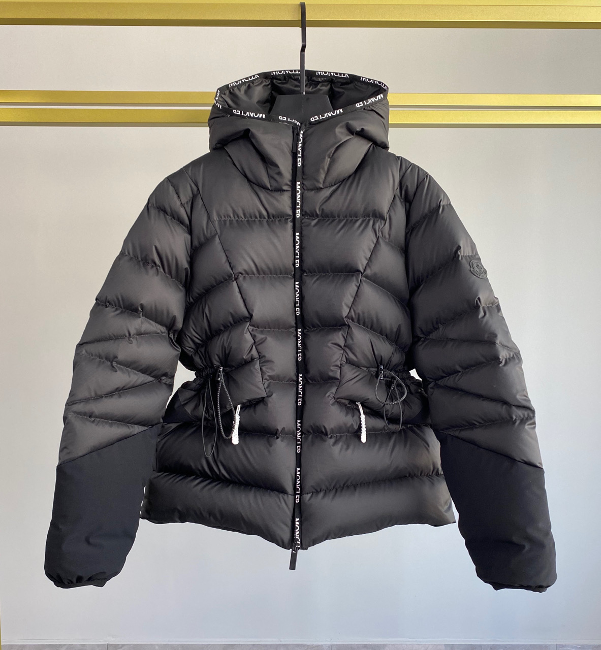 Moncler Sittang Short Down Jacket - DesignerGu