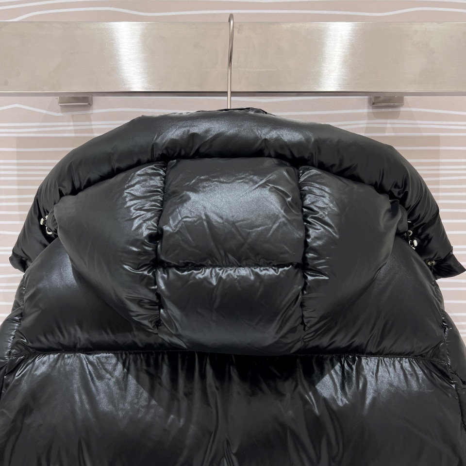 Moncler Montbeliard Short Down Jacket - DesignerGu