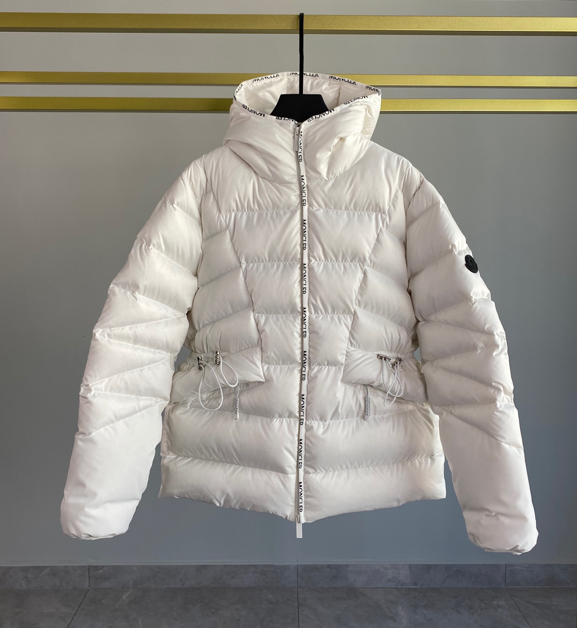 Moncler Sittang Short Down Jacket - DesignerGu