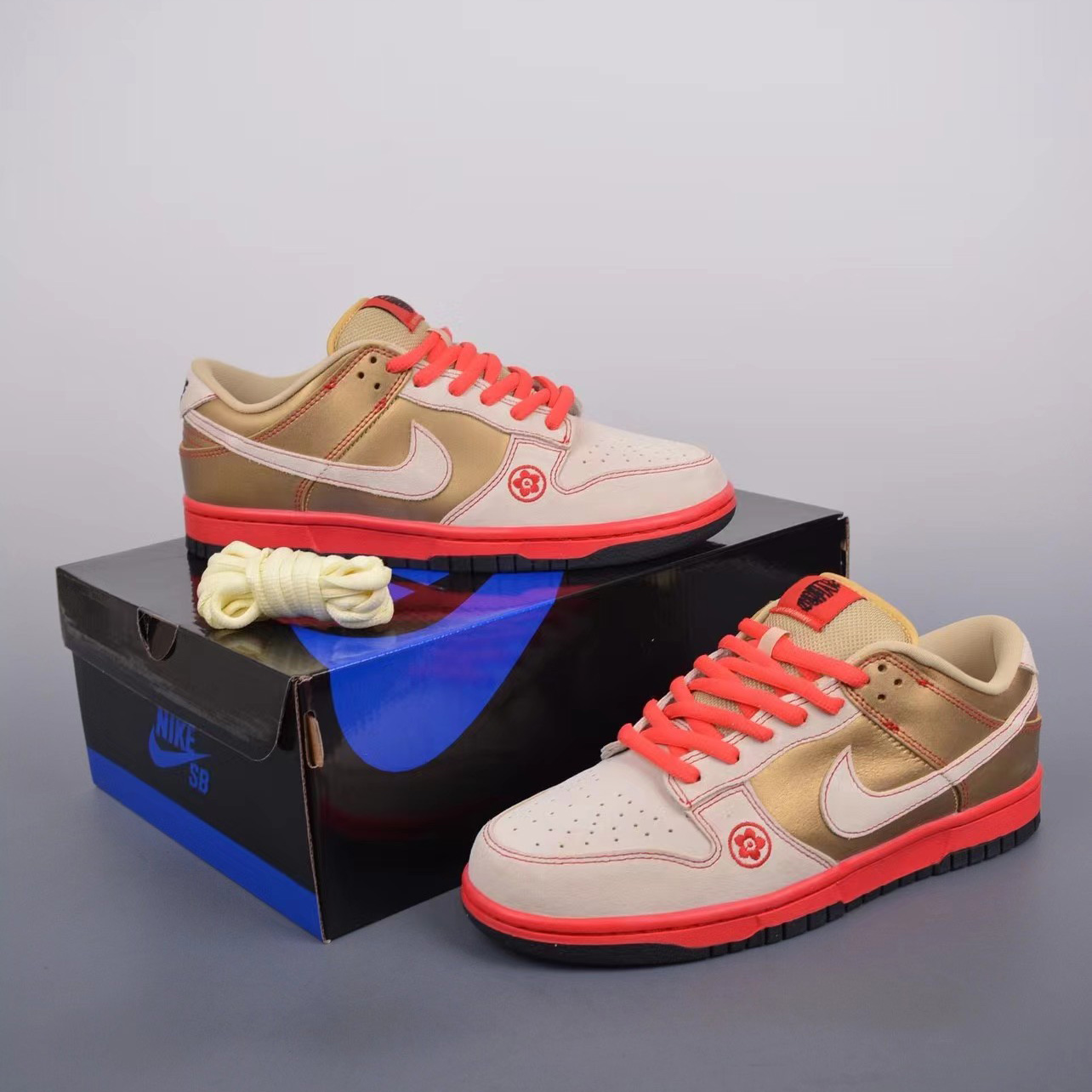 Nike SB ZOOM Dunk Low Sneakers     304292 771698 - DesignerGu