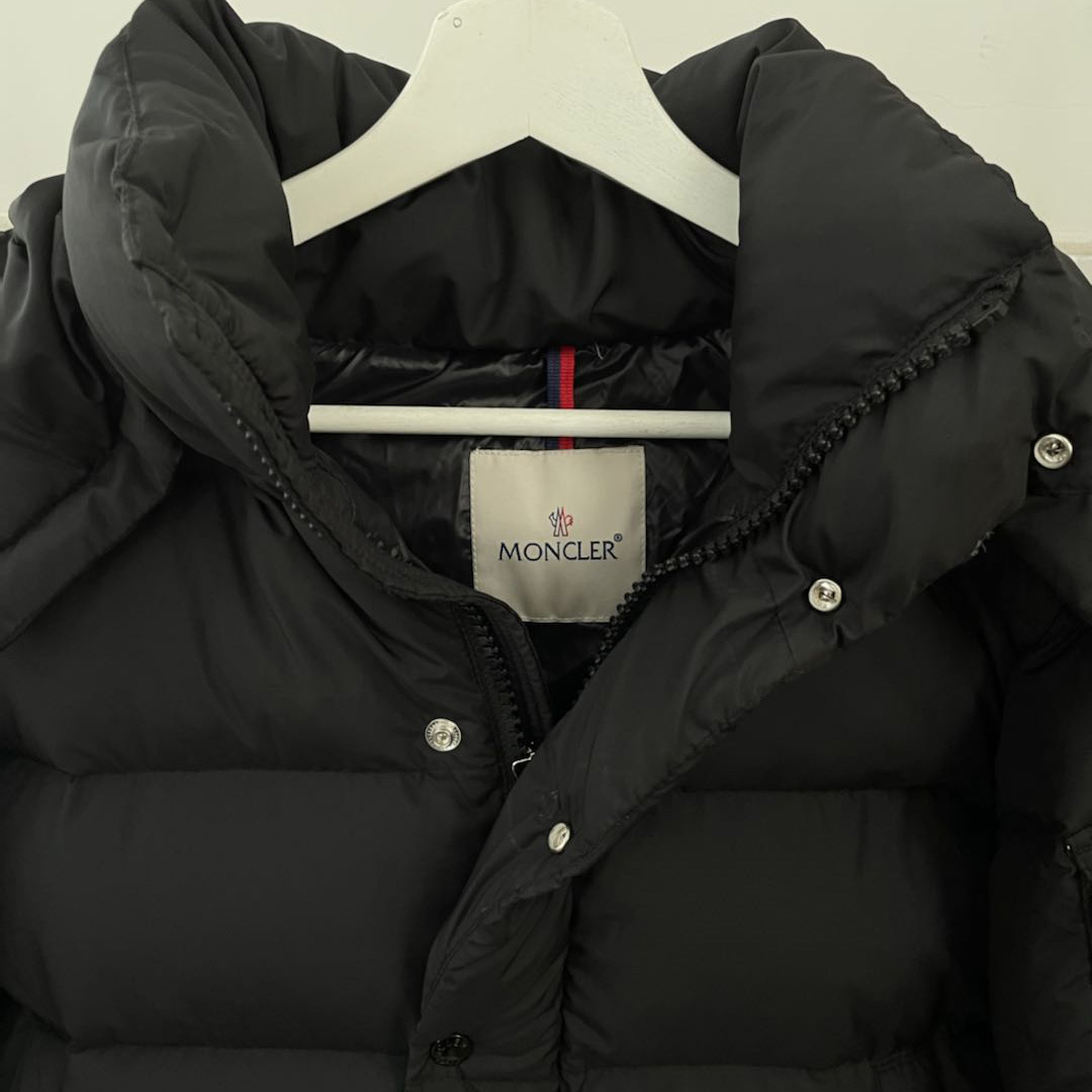 Moncler Vezere Short Down Jacket - DesignerGu