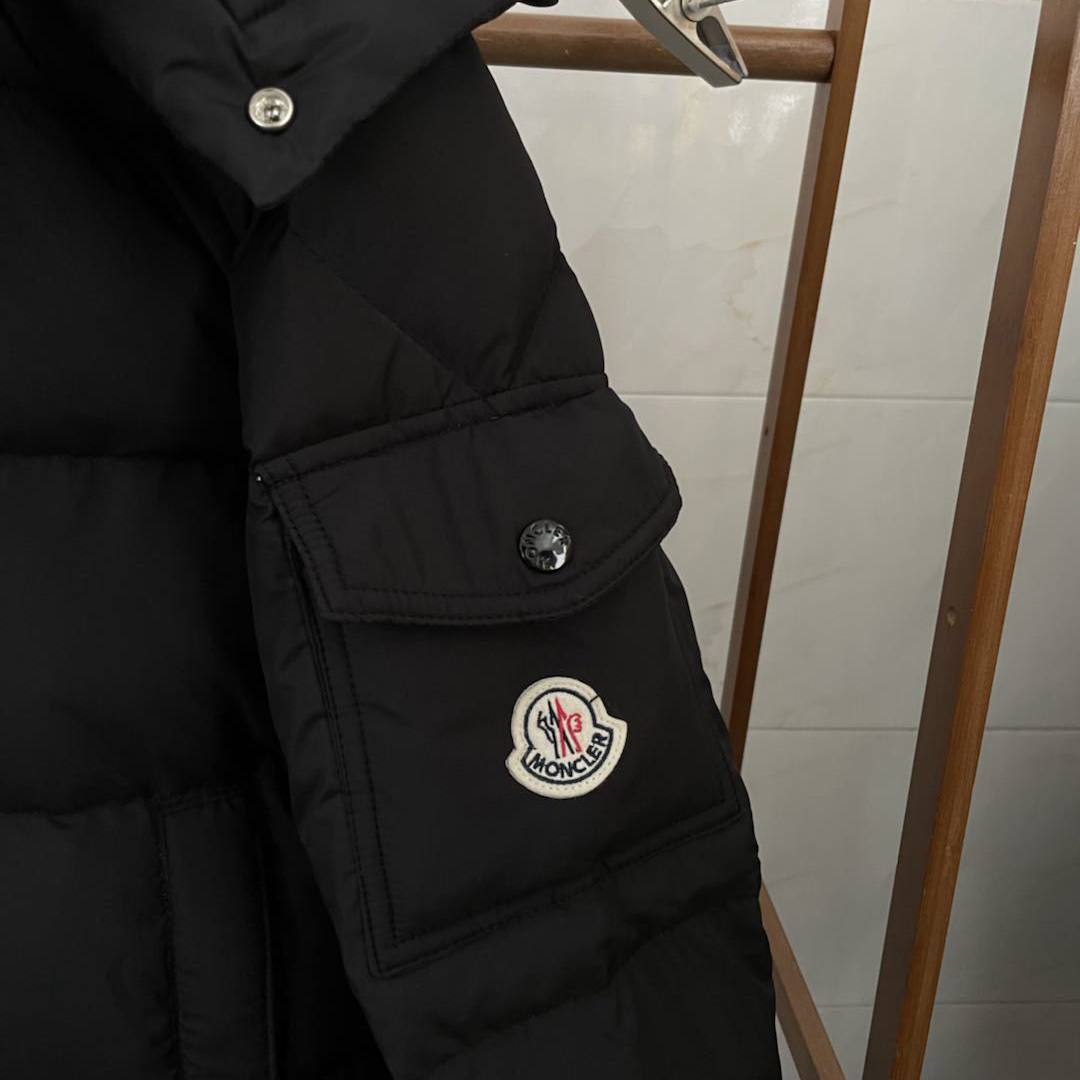 Moncler Vezere Short Down Jacket - DesignerGu