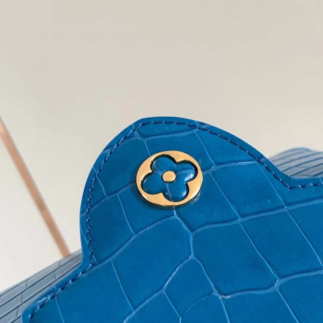 Louis Vuitton Capucines BB (21-14-8cm) - DesignerGu