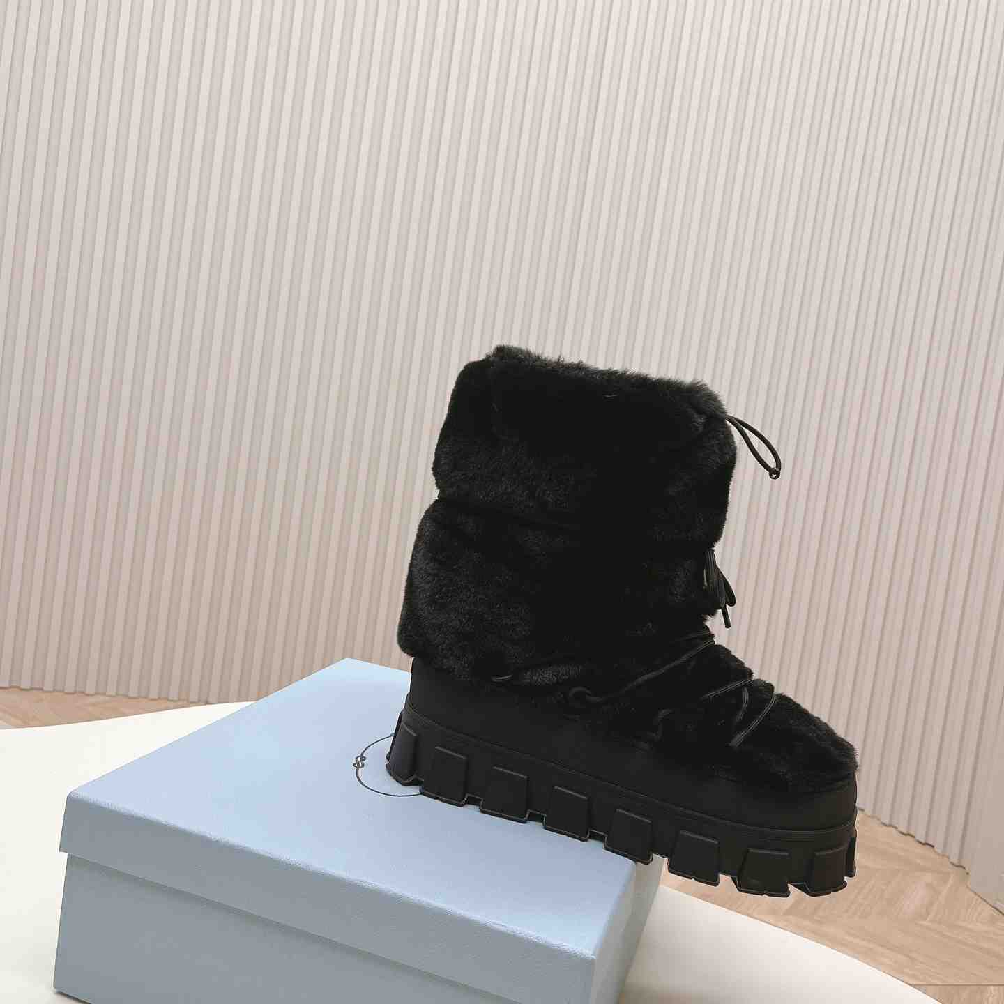 Prada Shearling Apres-ski Boots - DesignerGu