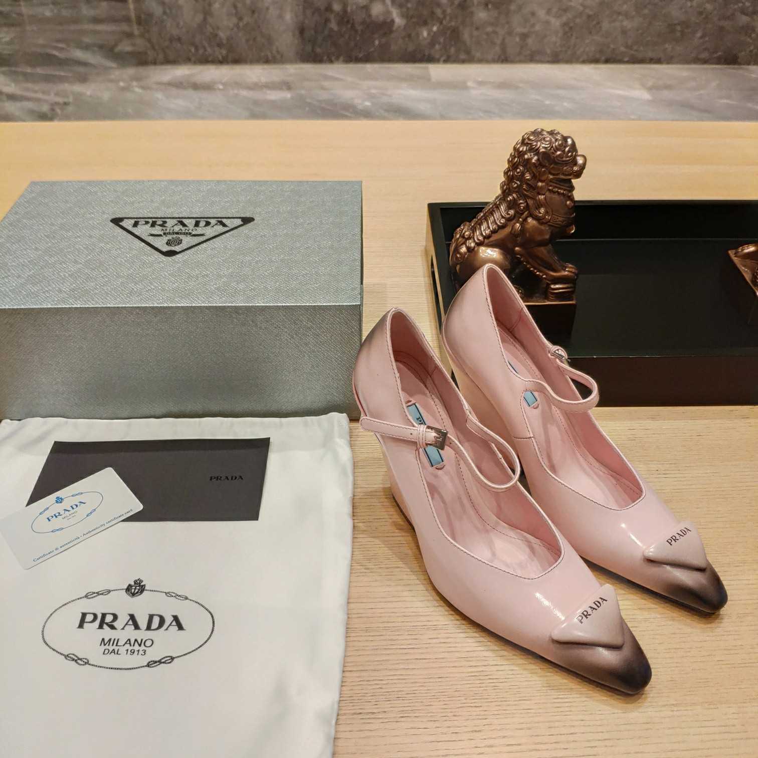 Prada Logo Toe Pumps - DesignerGu