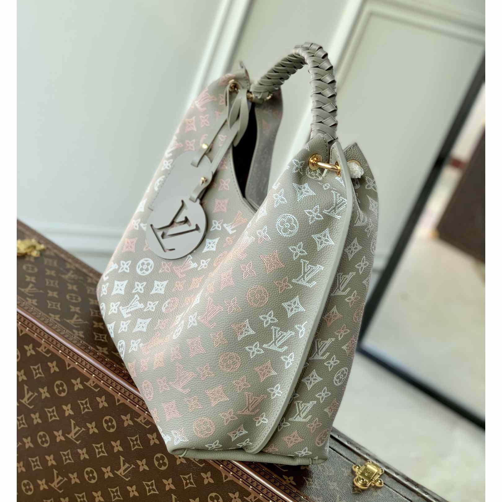 Louis Vuitton Carmel (35×40×17cm)  M23396 - DesignerGu