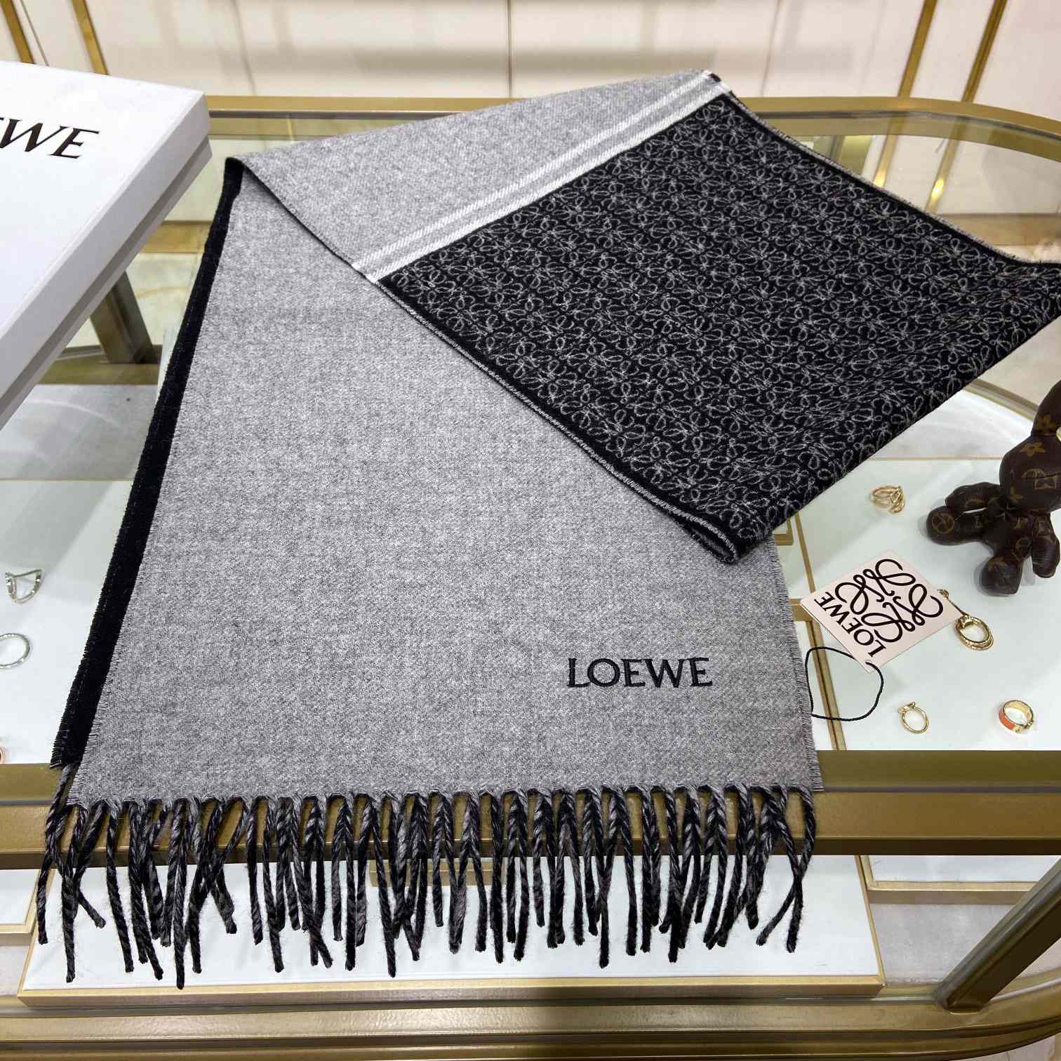 Loewe Scarf In Wool And Cashmere - DesignerGu