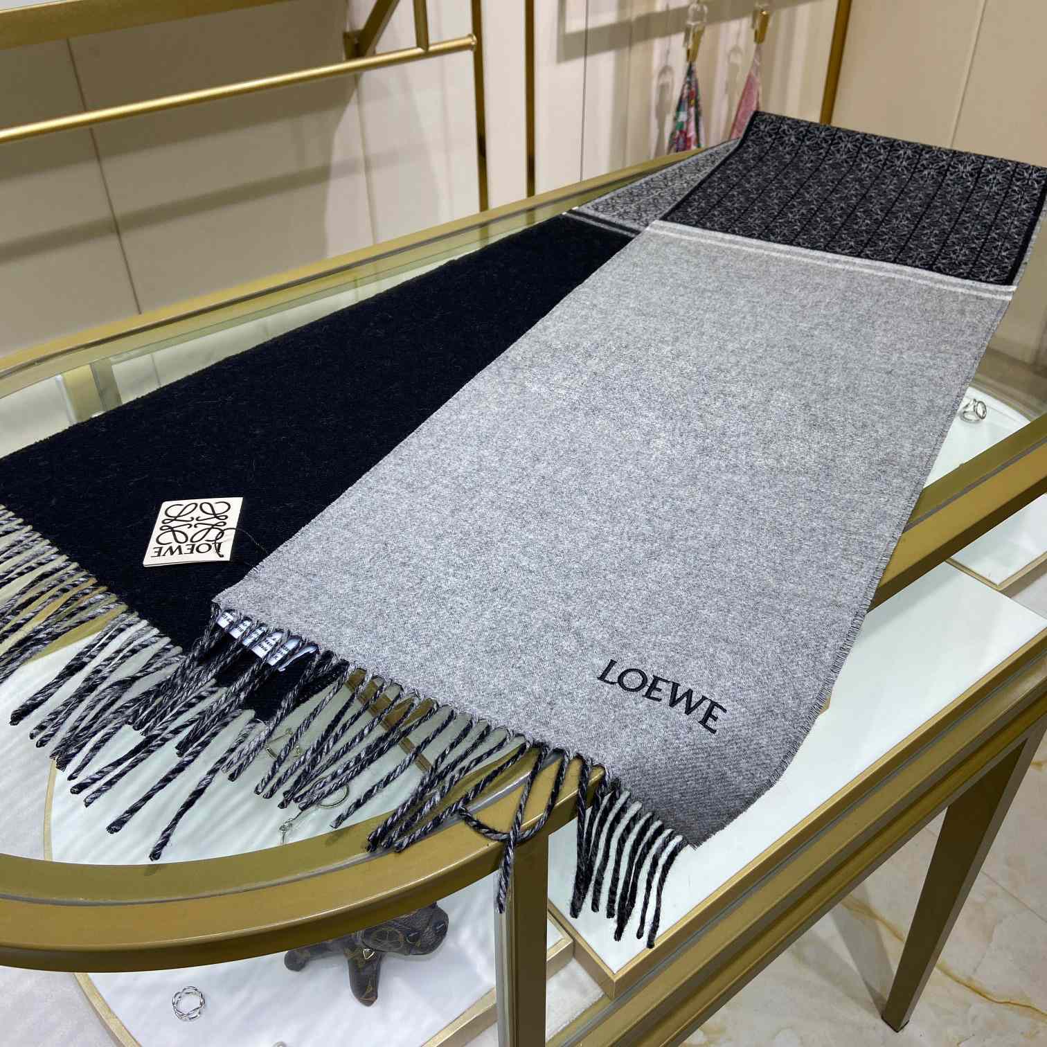 Loewe Scarf In Wool And Cashmere - DesignerGu