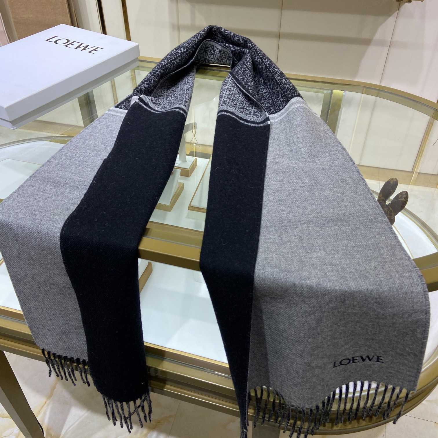 Loewe Scarf In Wool And Cashmere - DesignerGu