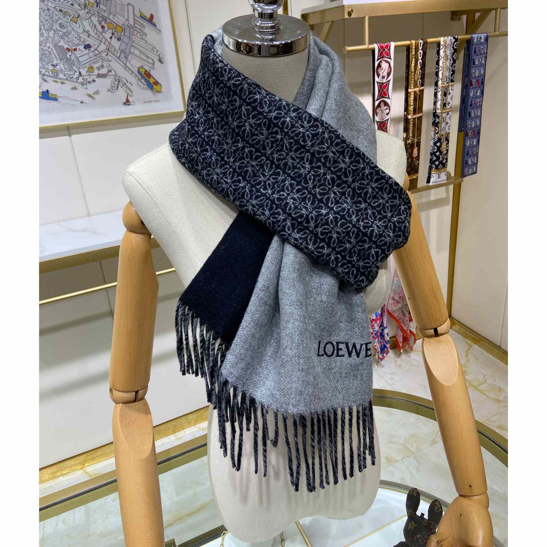 Loewe Scarf In Wool And Cashmere - DesignerGu