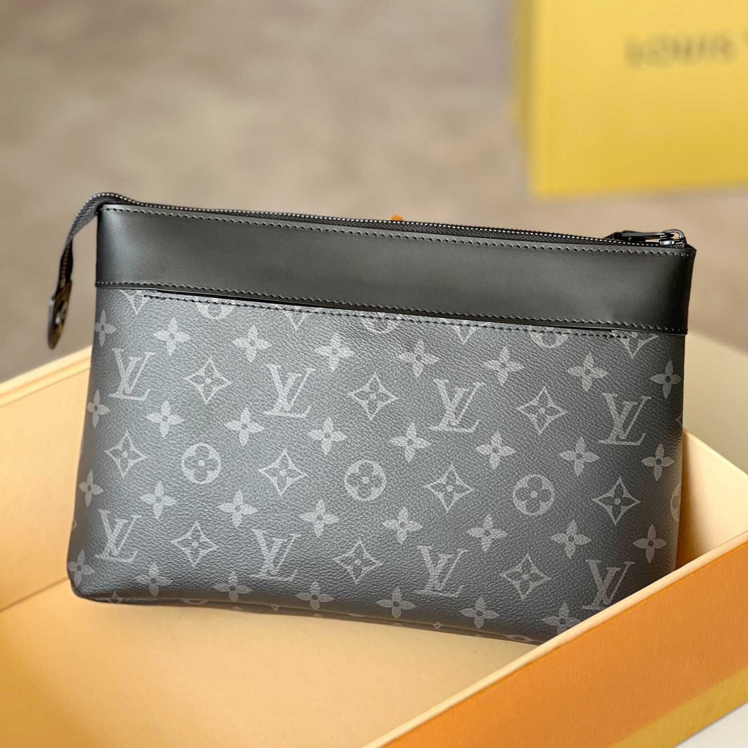 Louis Vuitton Pochette Voyage Souple (32 x 21 x 8cm)  M82543 - DesignerGu