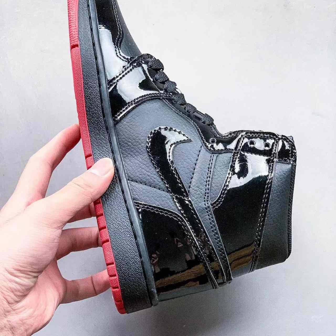 Air Jordan 1 Mid AJ1 Sneaker    1123279Y21 - DesignerGu