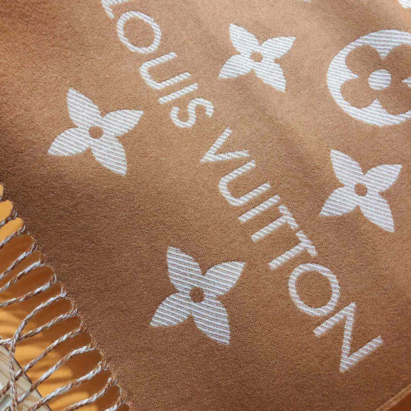 Louis Vuitton LV Essential Scarf - DesignerGu