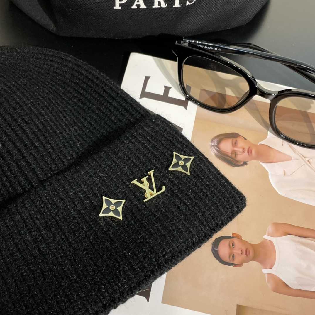 Louis Vuitton LV Beanie     - DesignerGu