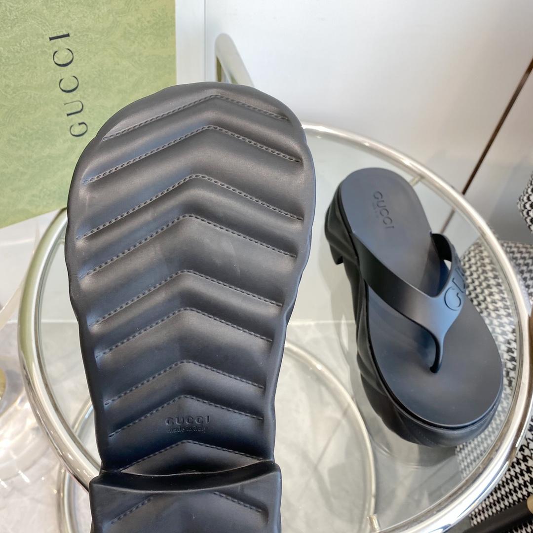 Gucci Rubber Thong Sandals - DesignerGu