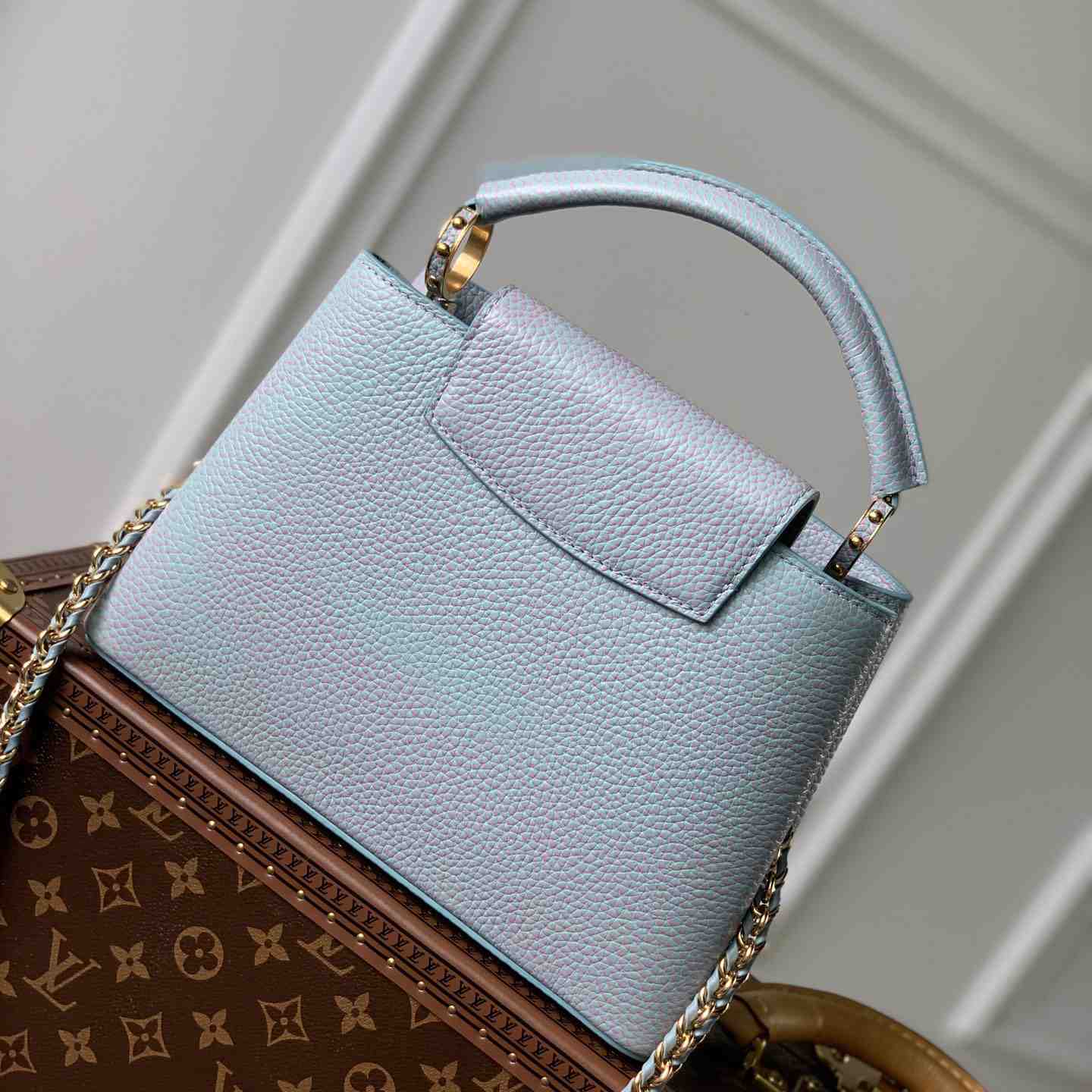 Louis Vuitton Capucines BB (27×18×9cm) - DesignerGu