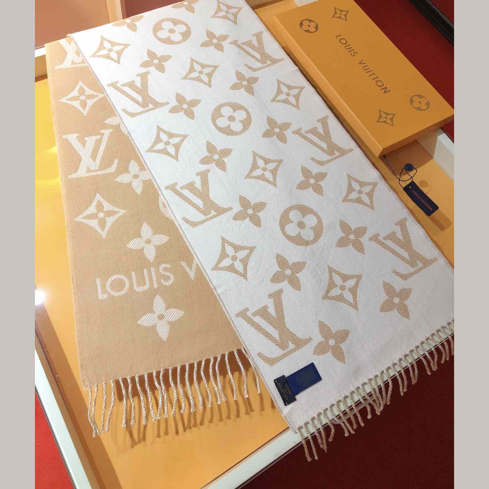 Louis Vuitton LV Essential Scarf - DesignerGu