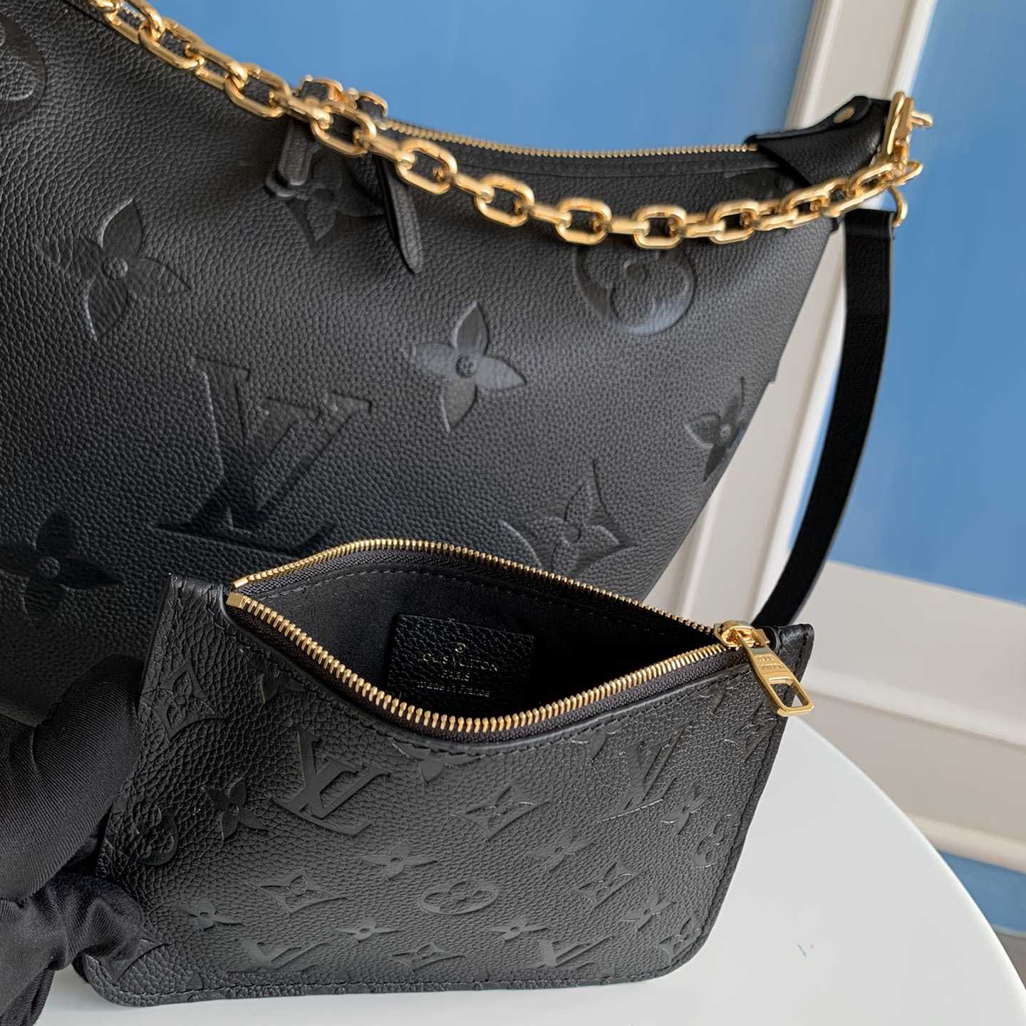 Louis Vuitton Loop Hobo          M46725 - DesignerGu