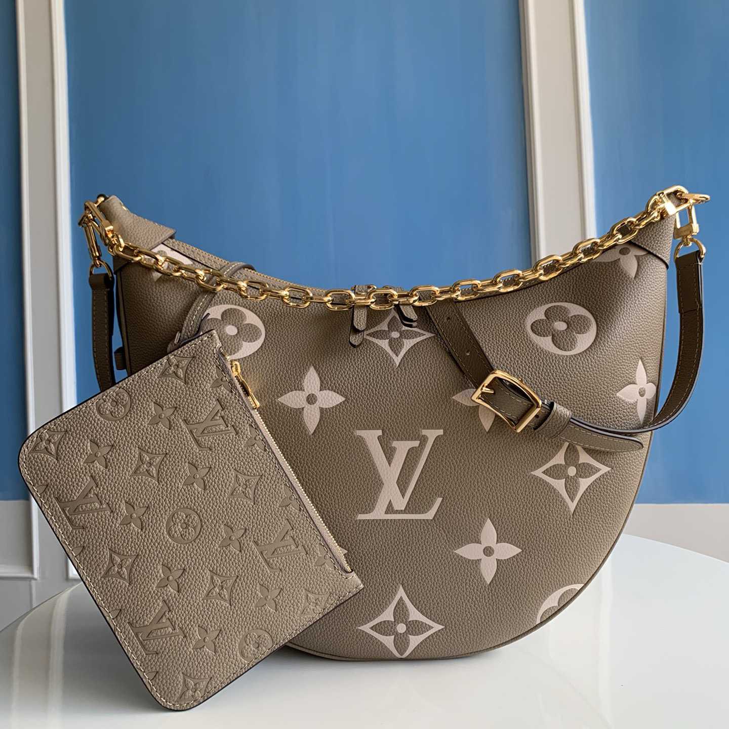 Louis Vuitton Loop Hobo          M46738 - DesignerGu