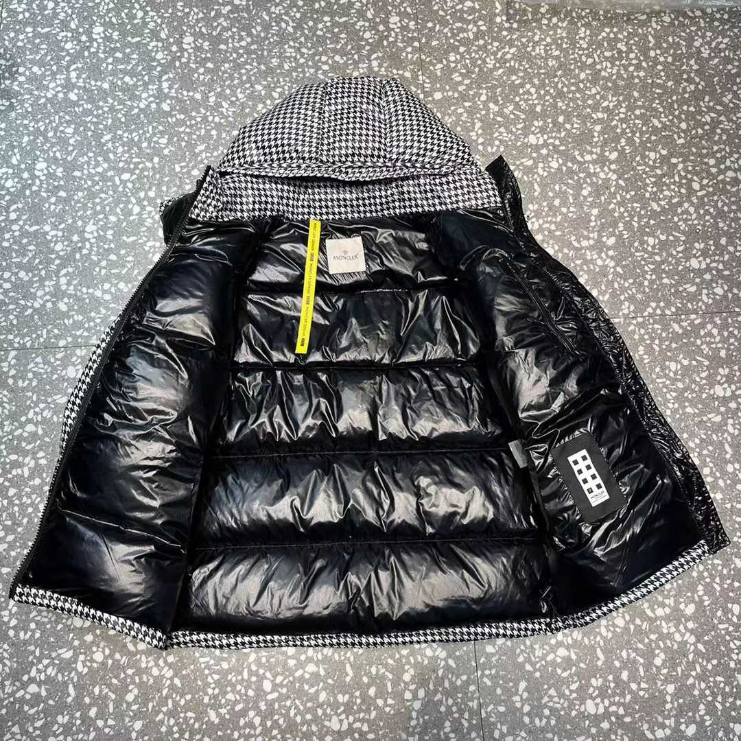 Moncler Socotrine Short Down Jacket - DesignerGu