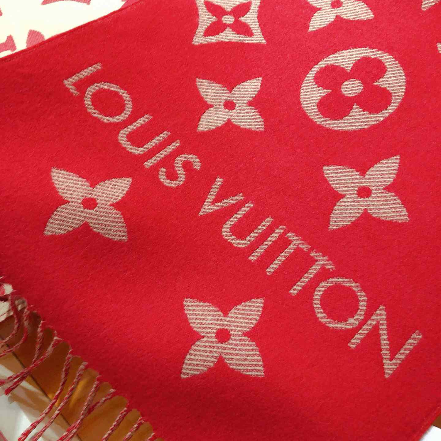 Louis Vuitton LV Essential Scarf - DesignerGu