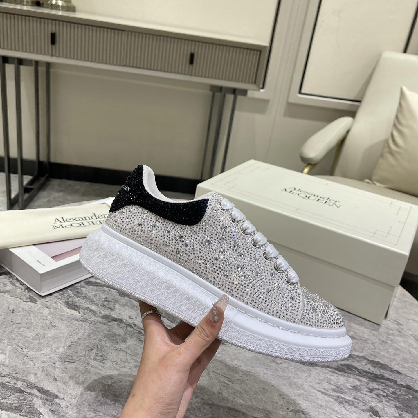 Alexander Mqueen Crystal-embellished Oversized Sneaker In White/Black - DesignerGu