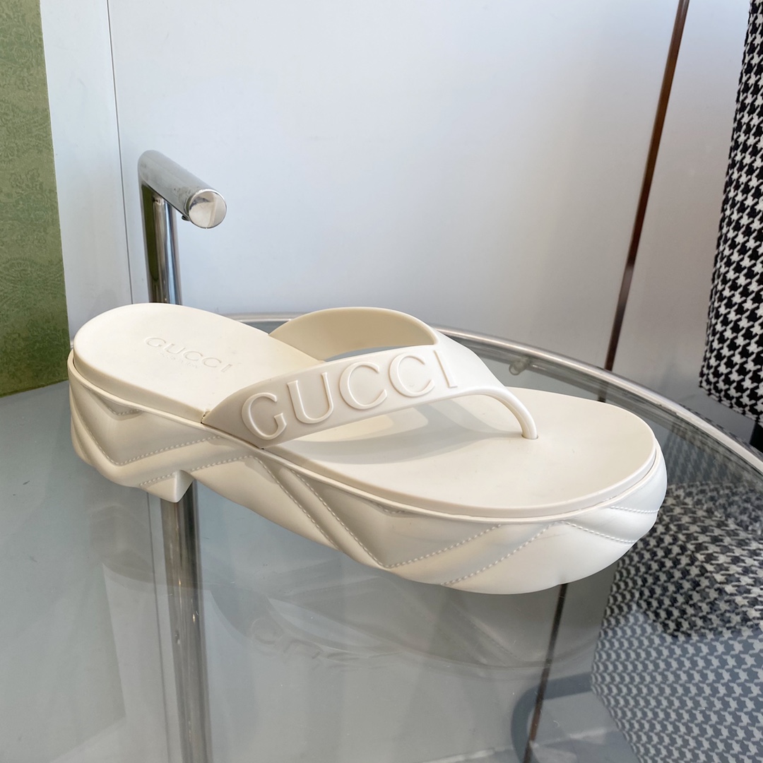 Gucci Rubber Thong Sandals - DesignerGu