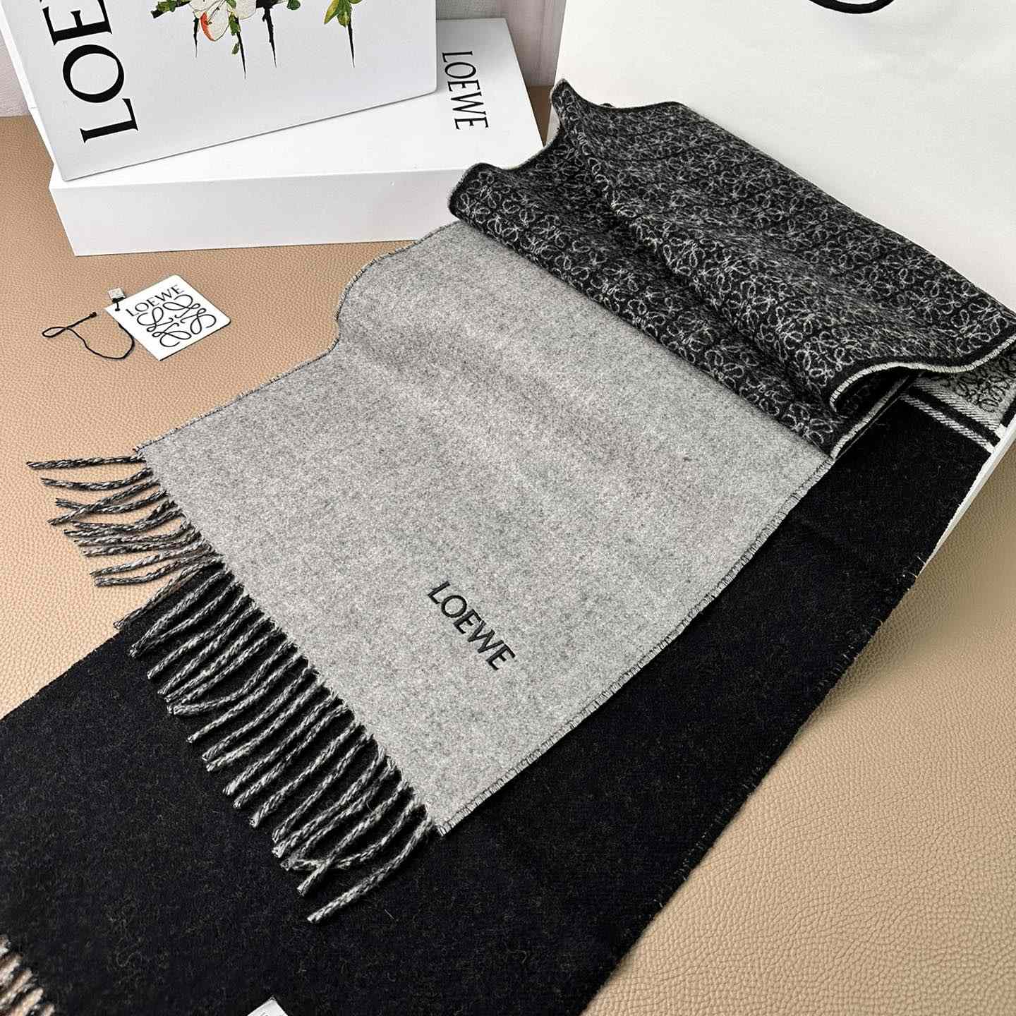 Loewe Scarf In Wool And Cashmere - DesignerGu