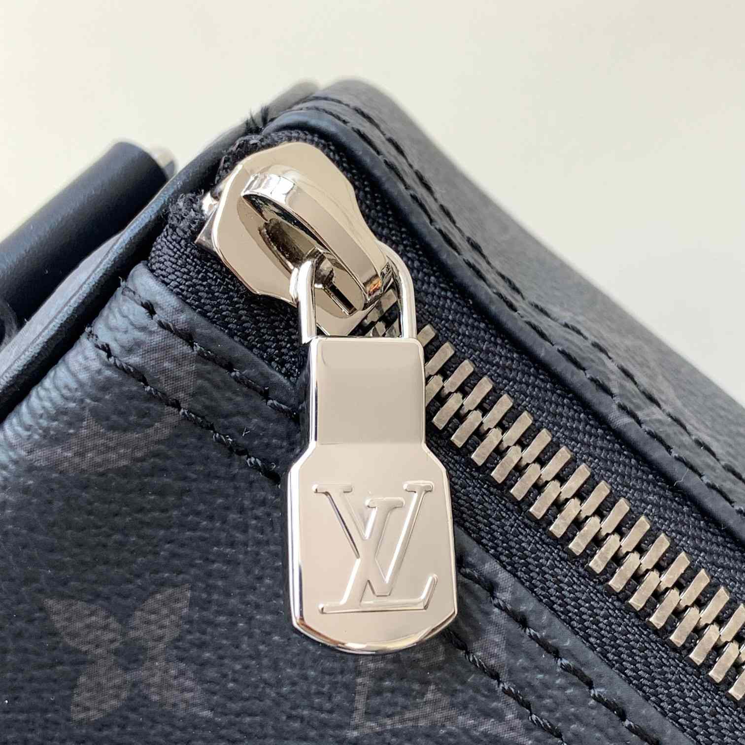 Louis Vuitton Keepall Bandoulière 25    M46271 - DesignerGu