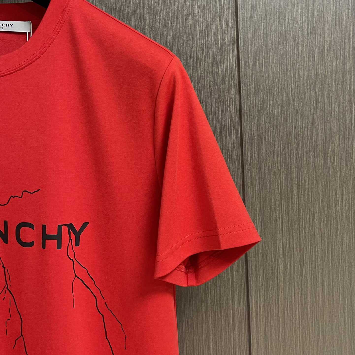 Givenchy Boxy Fit T-shirt In Cotton With Reflective Artwork - DesignerGu