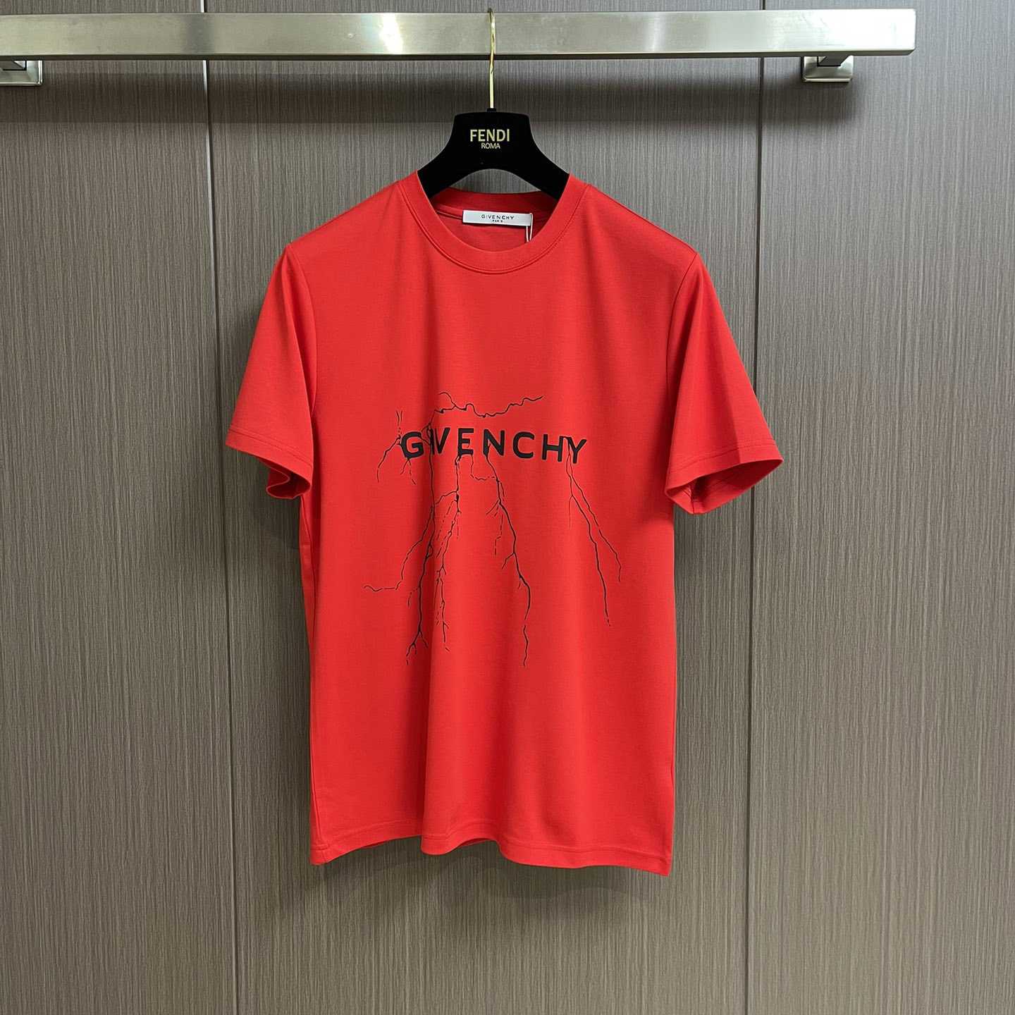 Givenchy Boxy Fit T-shirt In Cotton With Reflective Artwork - DesignerGu