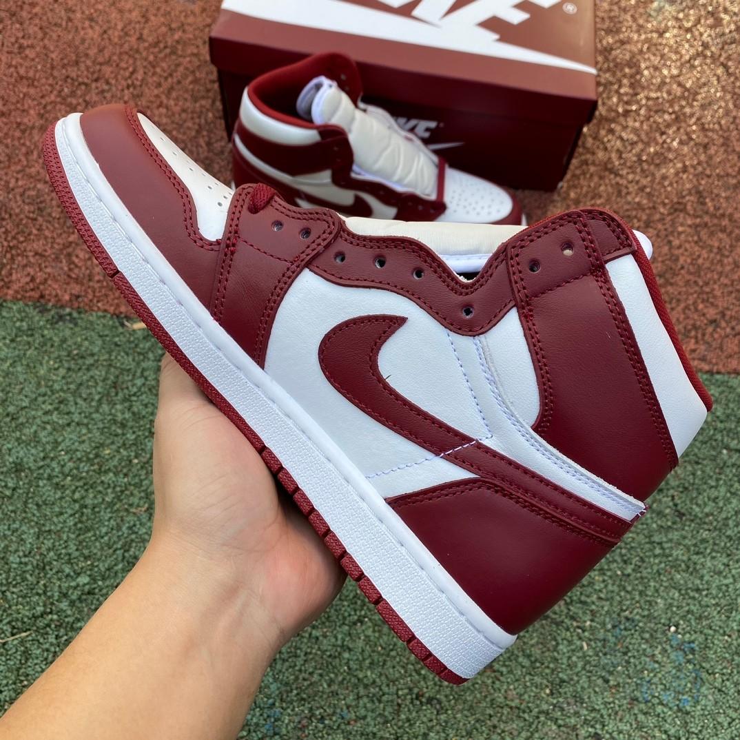 Air Jordan 1 Retro Hi OG 