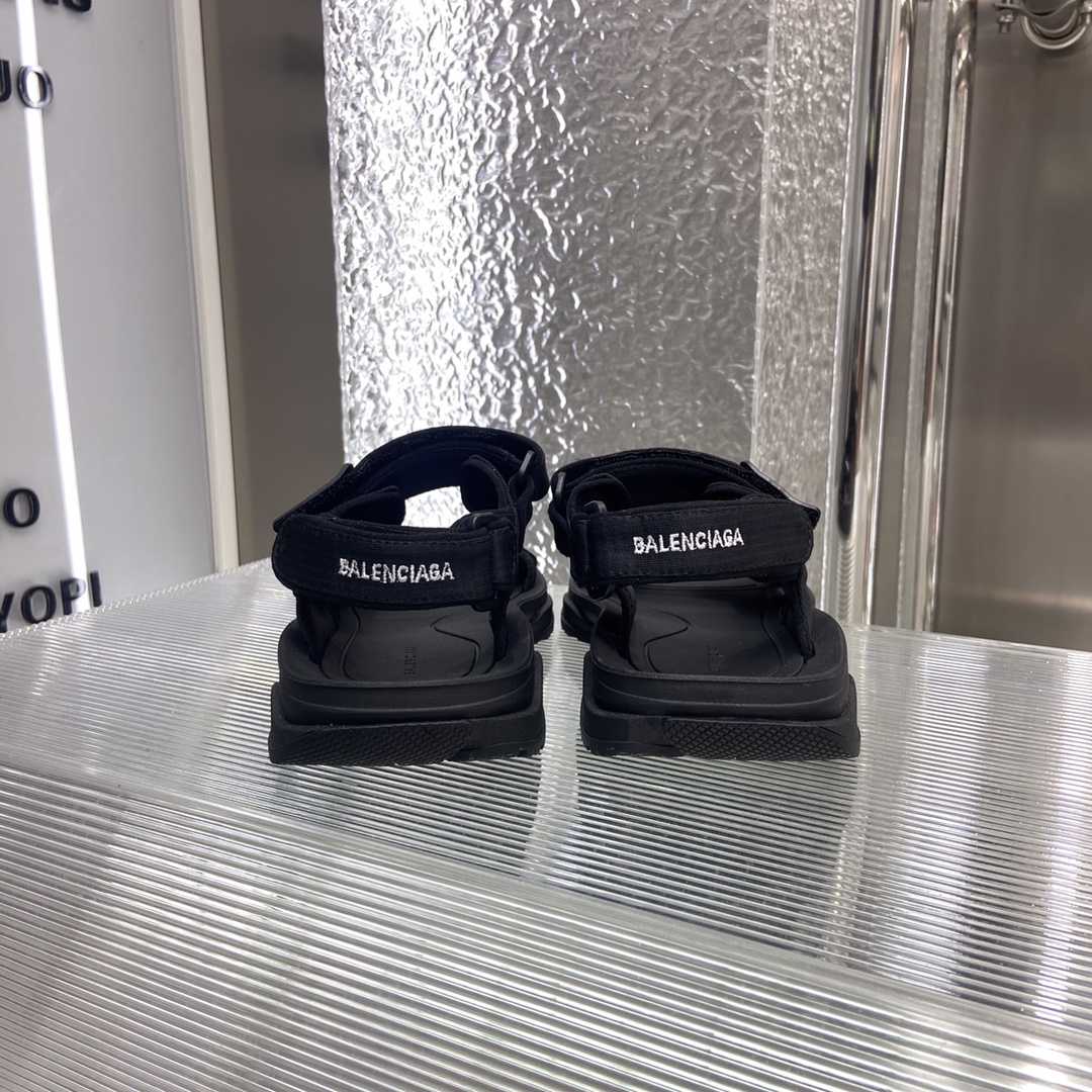 Balenciaga Tourist Sandal In Black - DesignerGu