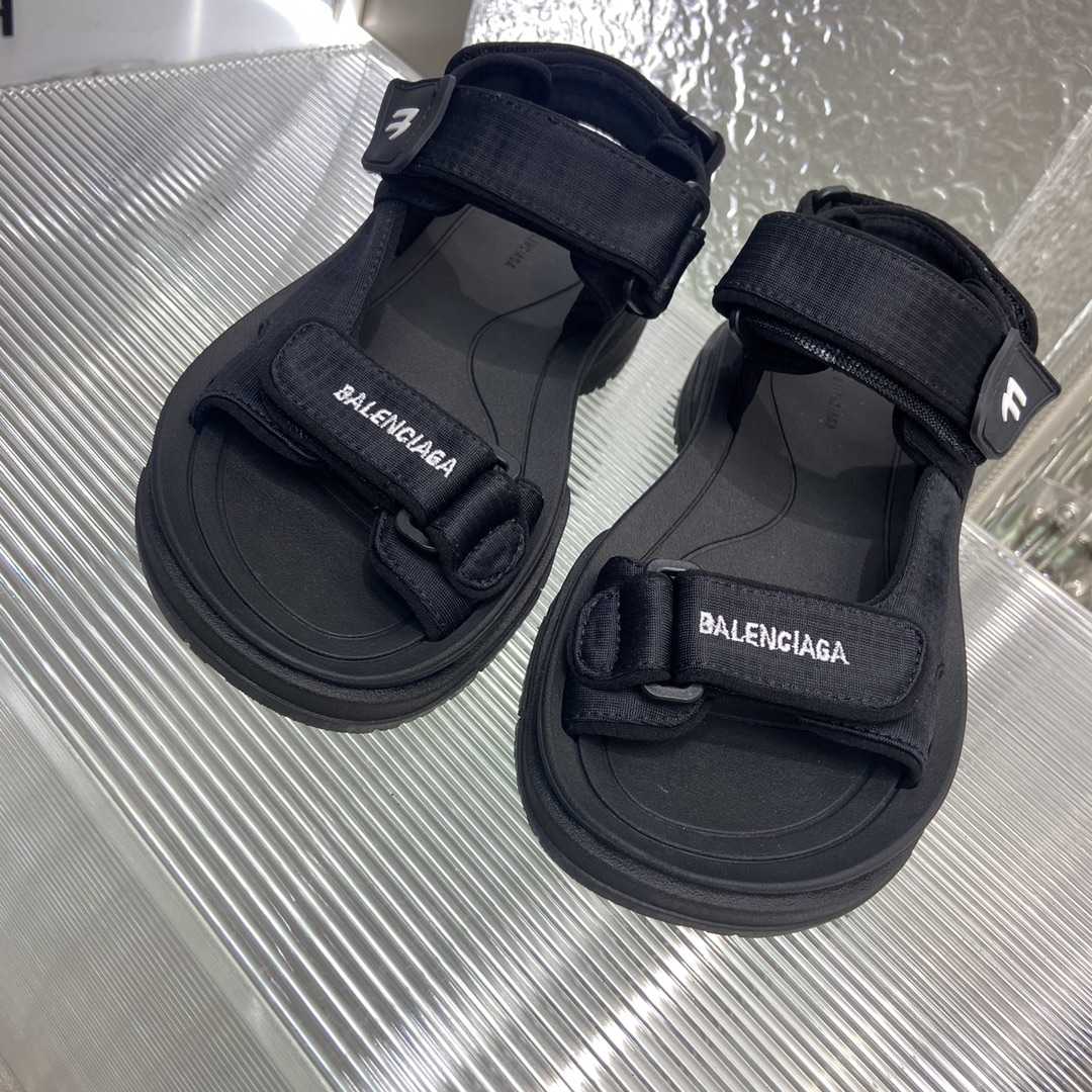 Balenciaga Tourist Sandal In Black - DesignerGu