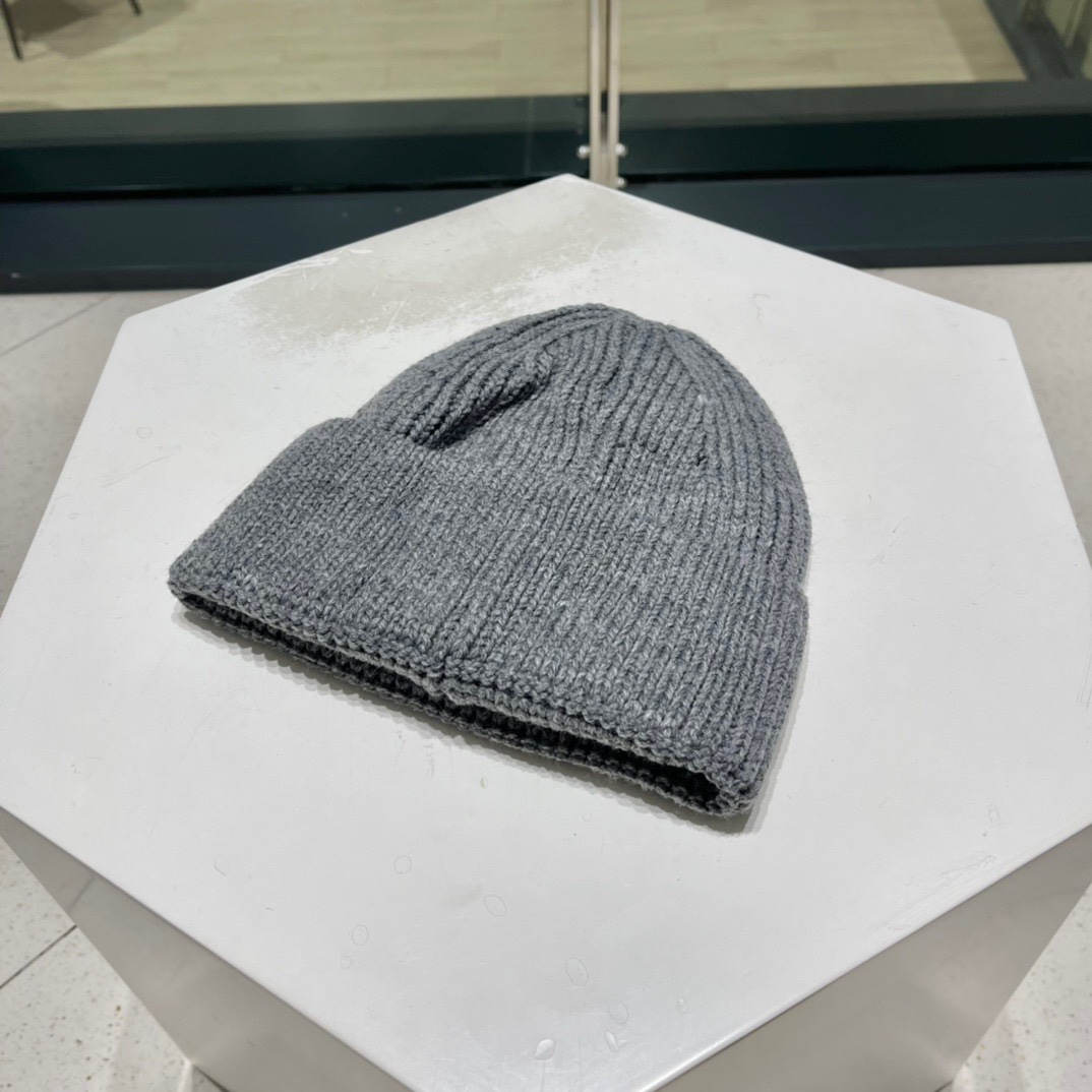 Prada Wool And Cashmere Beanie - DesignerGu