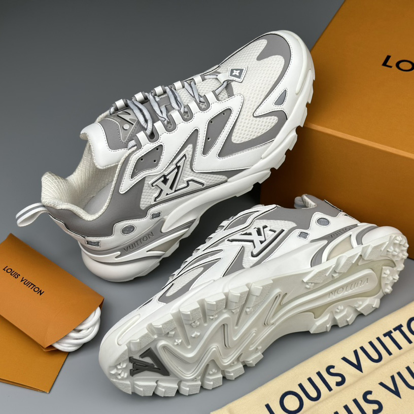 Louis Vuitton LV Runner Tatic Sneaker   (Upon UK Size)      - DesignerGu