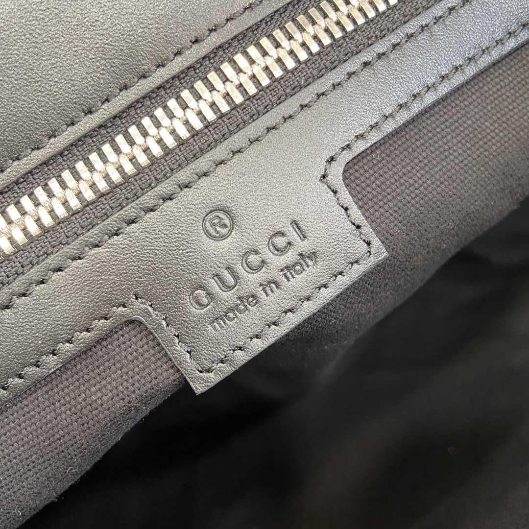 Gucci GG Crossbody Bag - DesignerGu