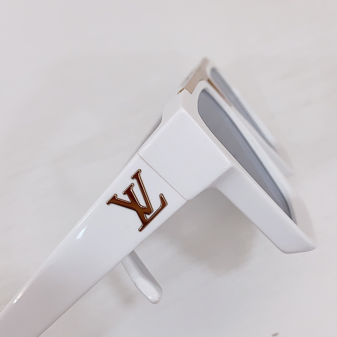 Louis Vuitton 1.1 Evidence Sunglasses   Z1503 - DesignerGu