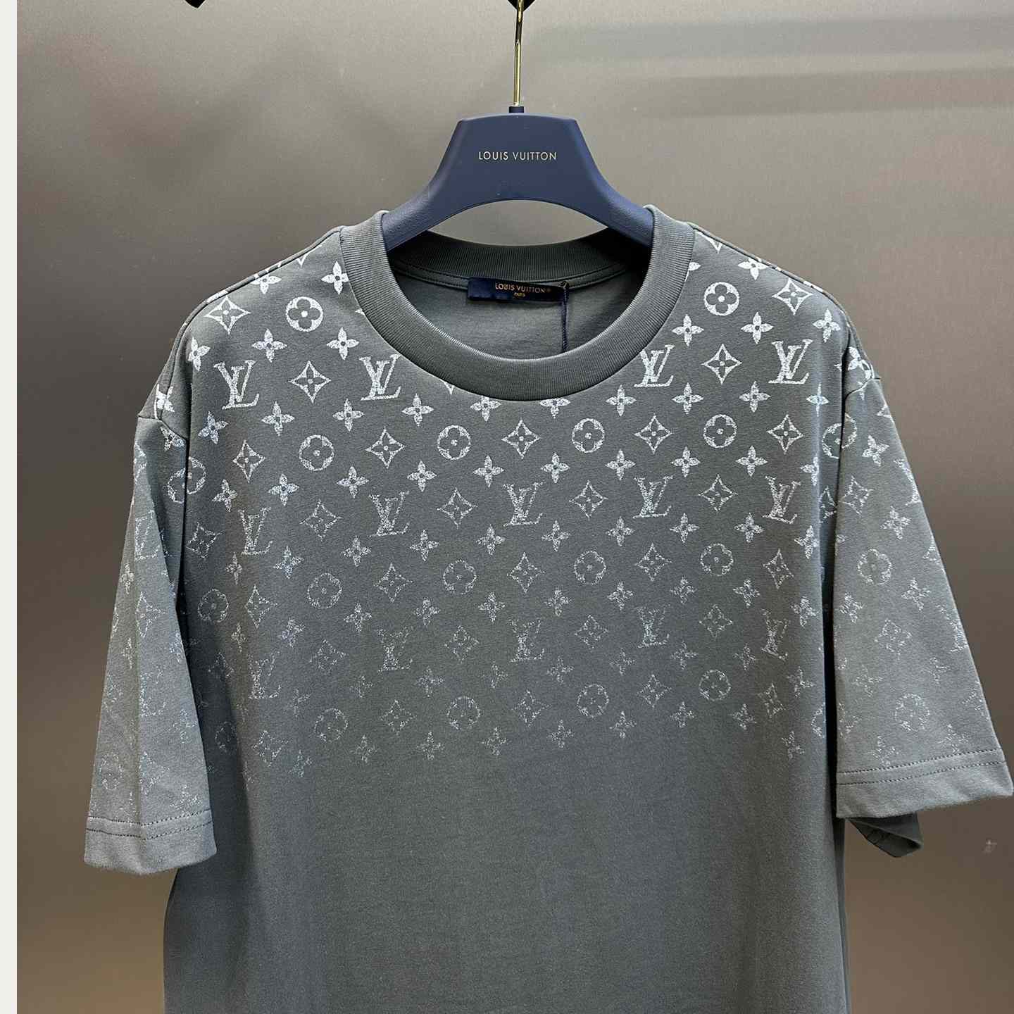 Louis Vuitton Gradient Cotton T-Shirt    1AFBAW - DesignerGu