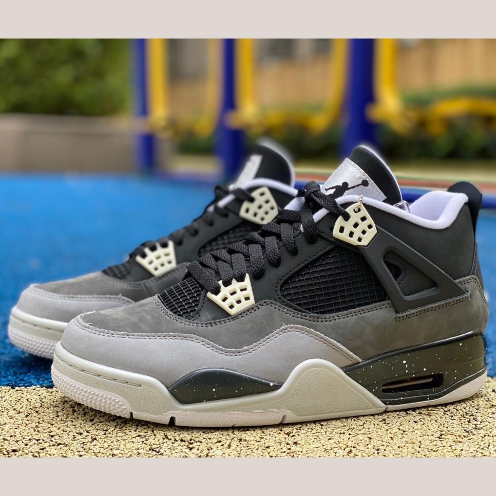 Air Jordan 4 Retro 