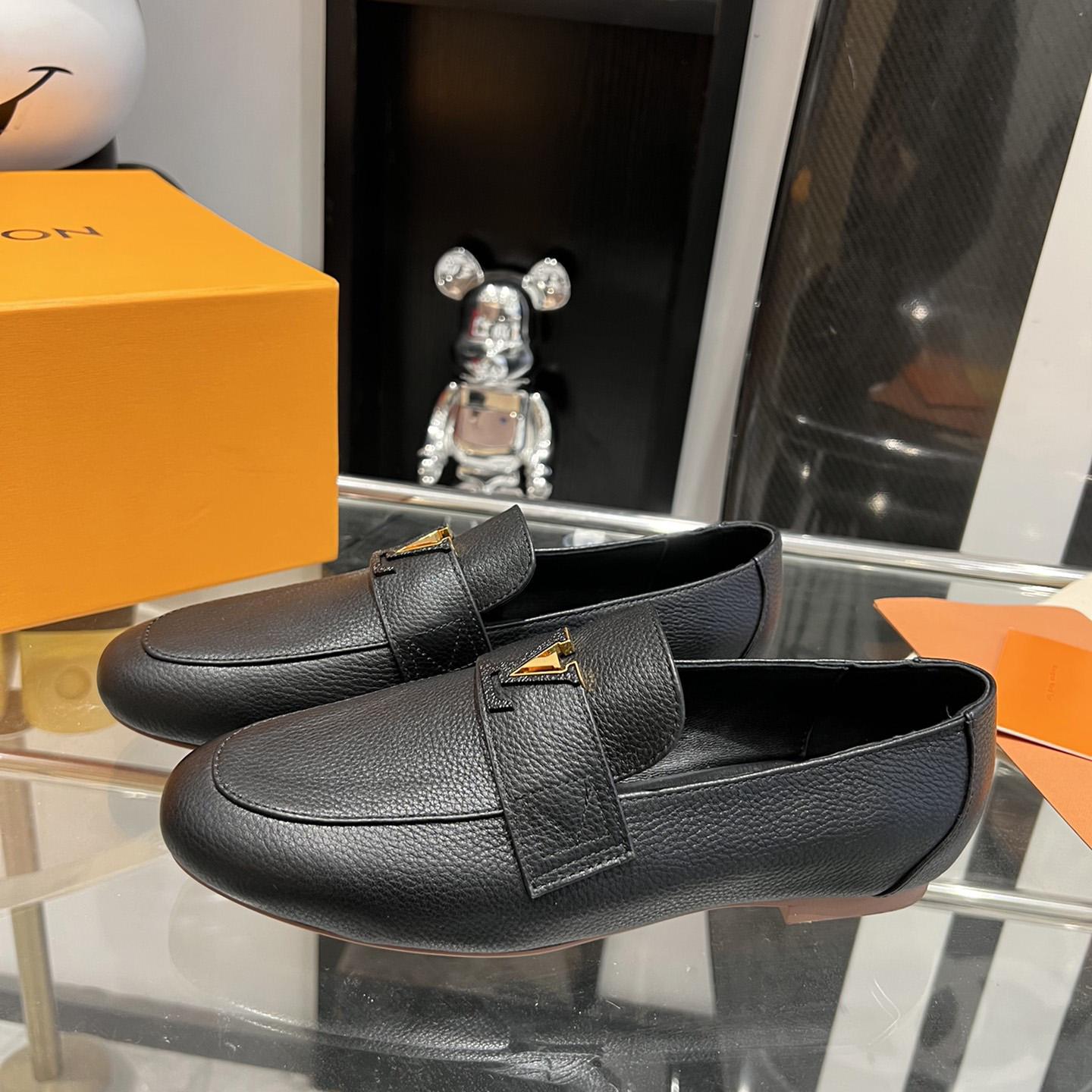 Louis Vuitton LV Capri Loafer - DesignerGu