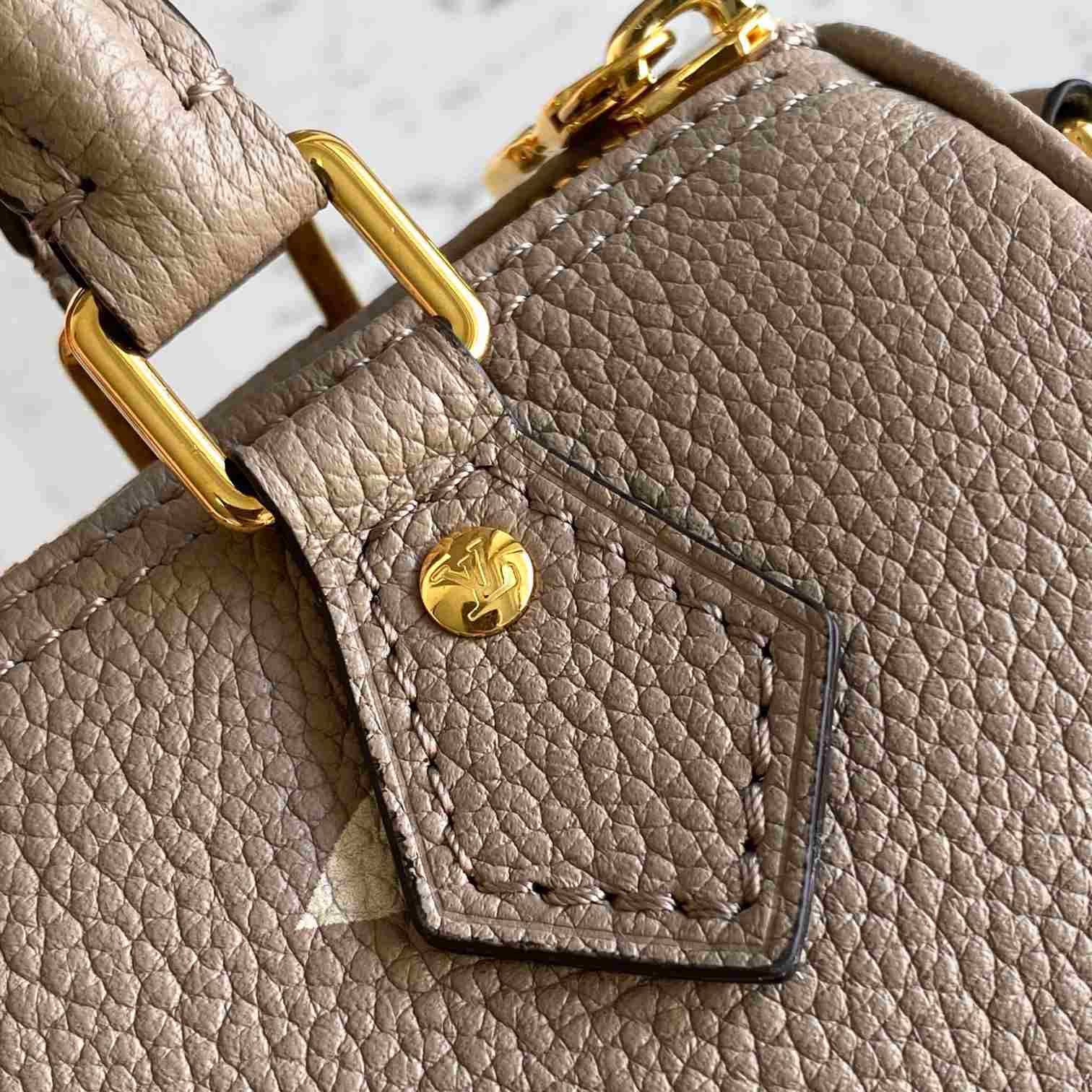 Louis Vuitton Nano Speedy       M82890 - DesignerGu