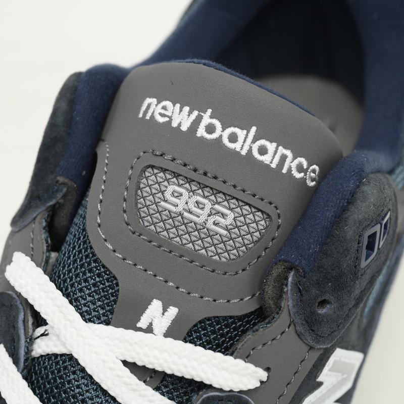 New Balance 992 Navy Blue Sneakers      M992GG  - DesignerGu