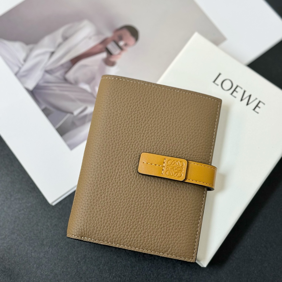 Loewe Medium Vertical Grained-Leather Wallet(14×11cm) - DesignerGu