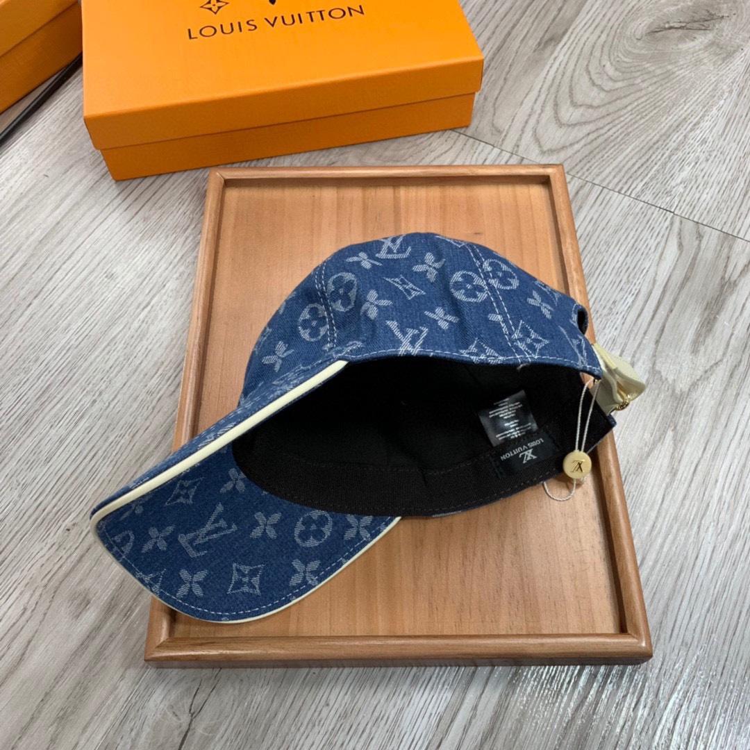 Louis Vuitton Monogram Cap - DesignerGu