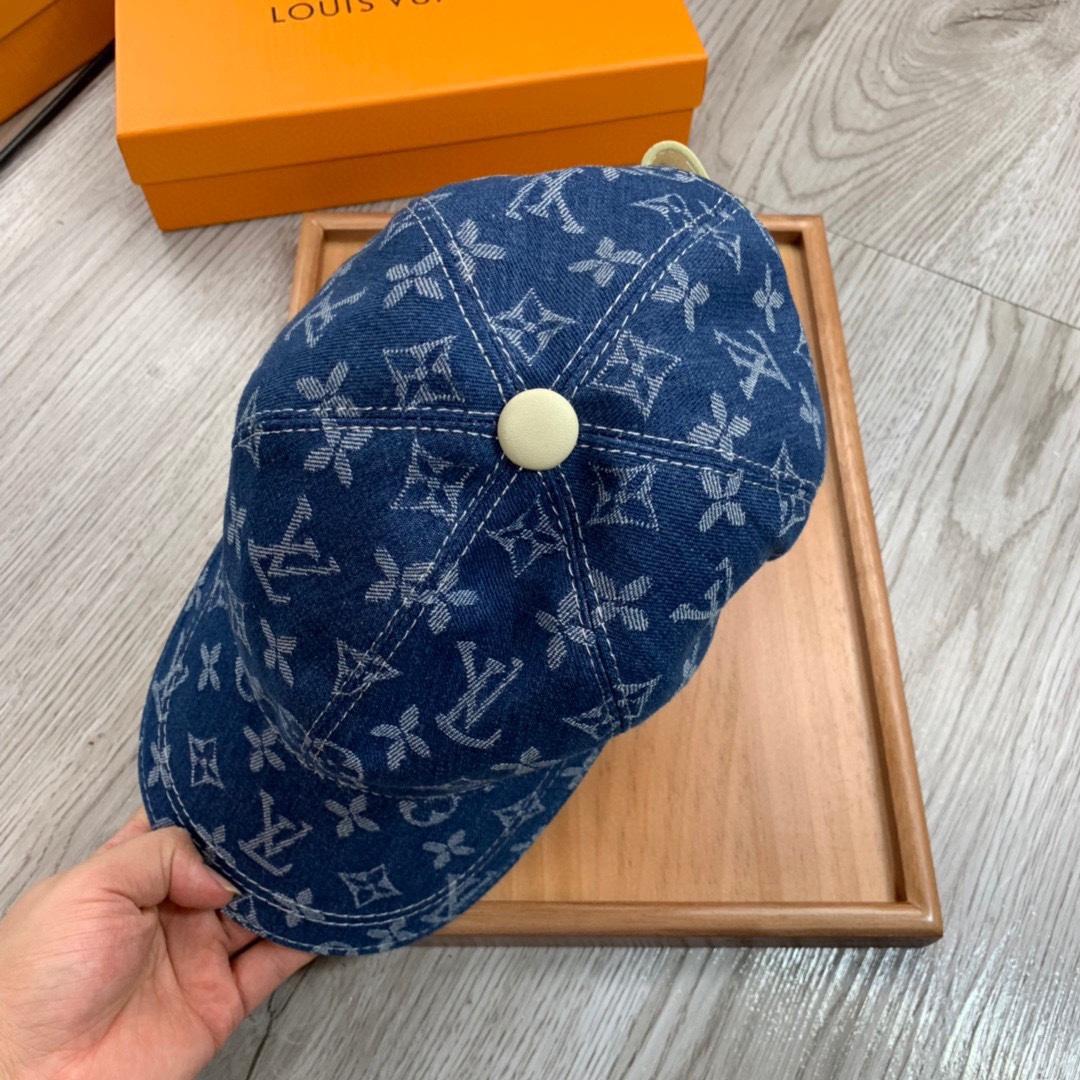 Louis Vuitton Monogram Cap - DesignerGu