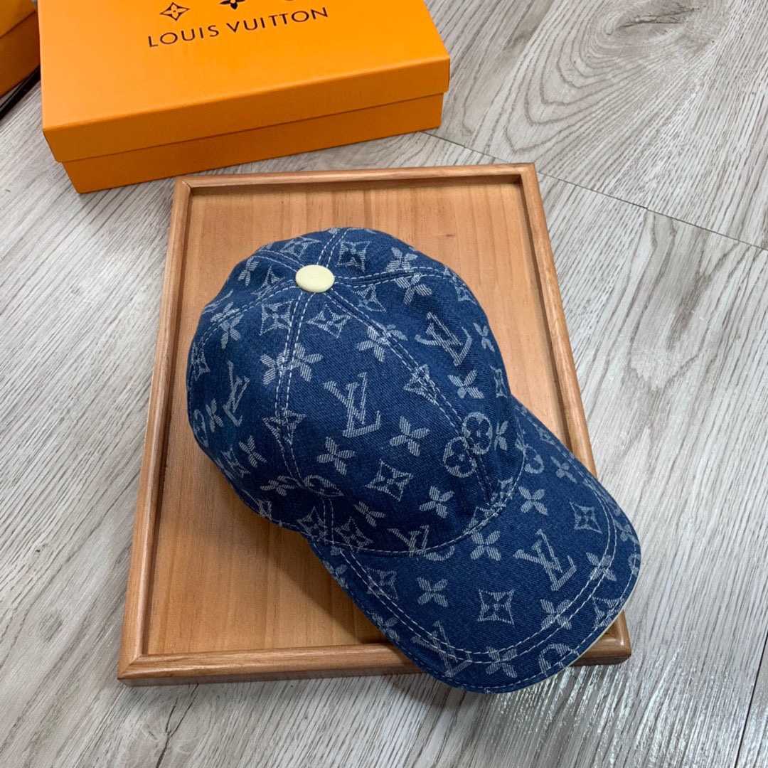 Louis Vuitton Monogram Cap - DesignerGu