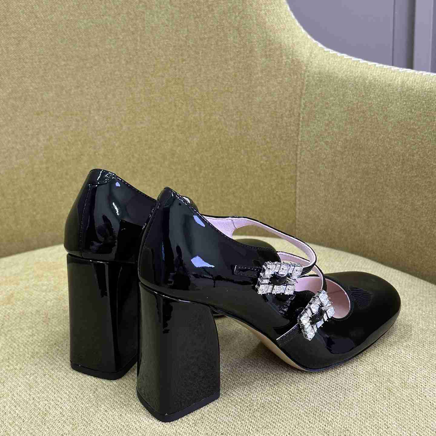 Roger Vivier Trés Vivier Strass Buckle Mini Babies Pumps in Patent Leather - DesignerGu