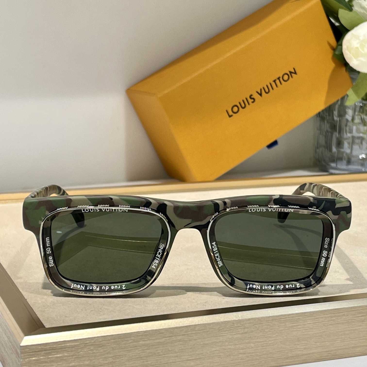 Louis Vuitton LV Super Vision Square Sunglasses    Z2443U - DesignerGu